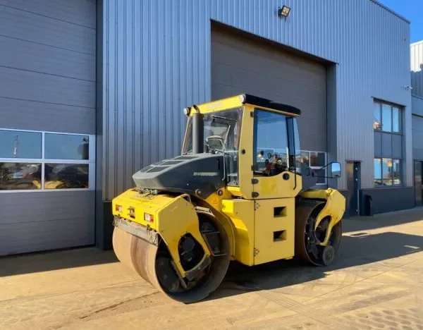 BOMAG BW174 Double drum roller